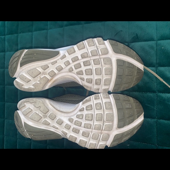 Nike Shoes - Picture 3 of 7